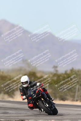 media/Dec-01-2025-Moto Forza (Mon) [[2daa91e15f]]/2-Intermediate Group/Session 3 (Turn 3)/